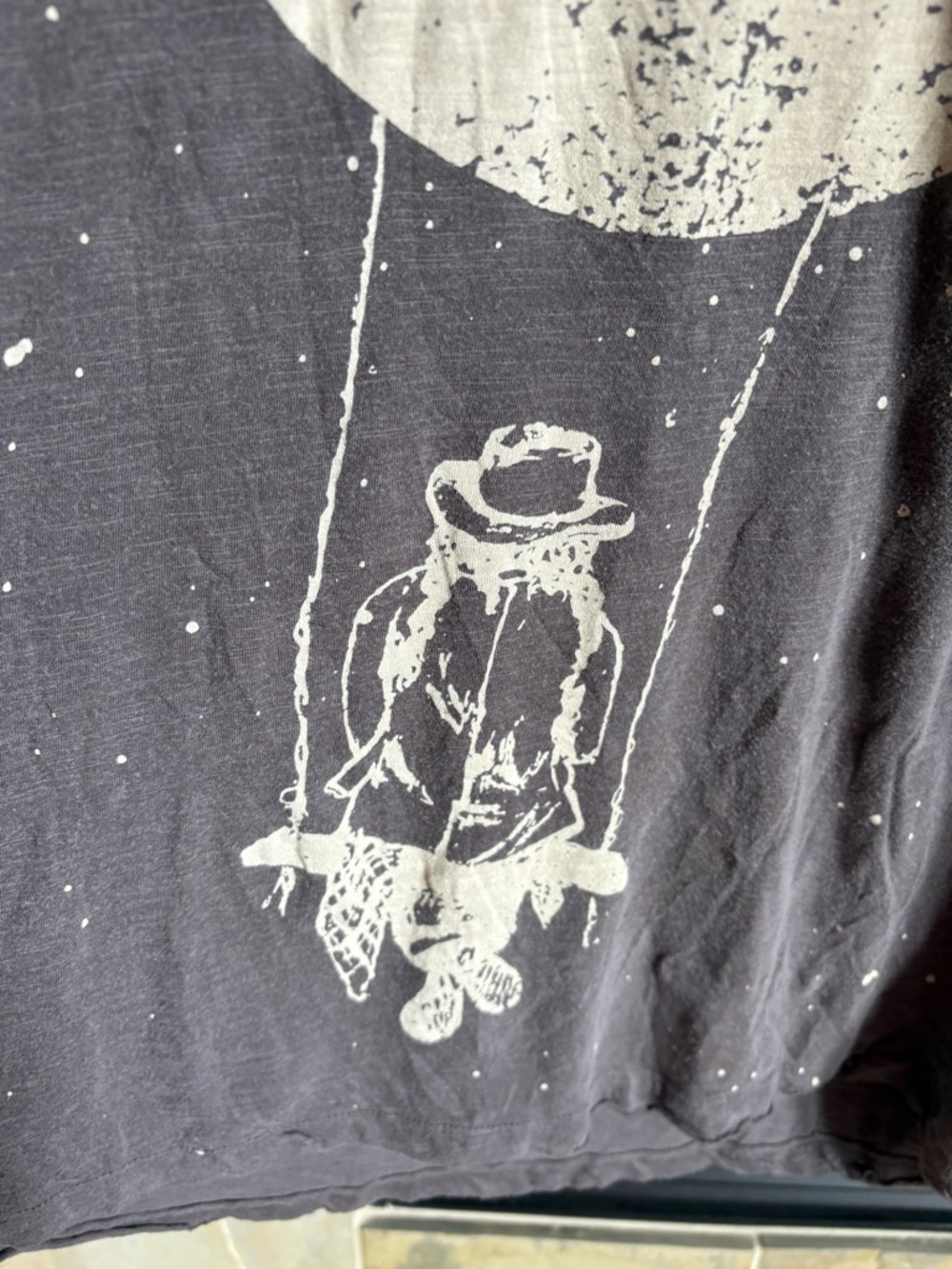 Magnolia Pearl Swing from the moon tee - Picture 2 of 8